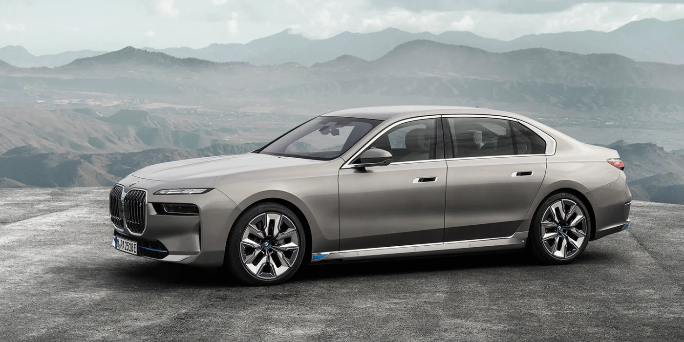 BMW i7